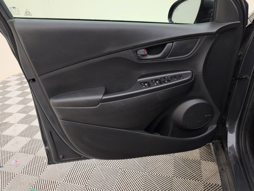 Used 2020 Hyundai Kona SEL Plus FWD image 32