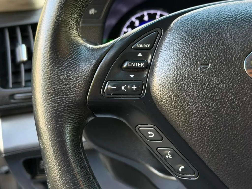 Used 2015 INFINITI Q40 Base AWD 4dr Sedan w/ Navigation Package image 10