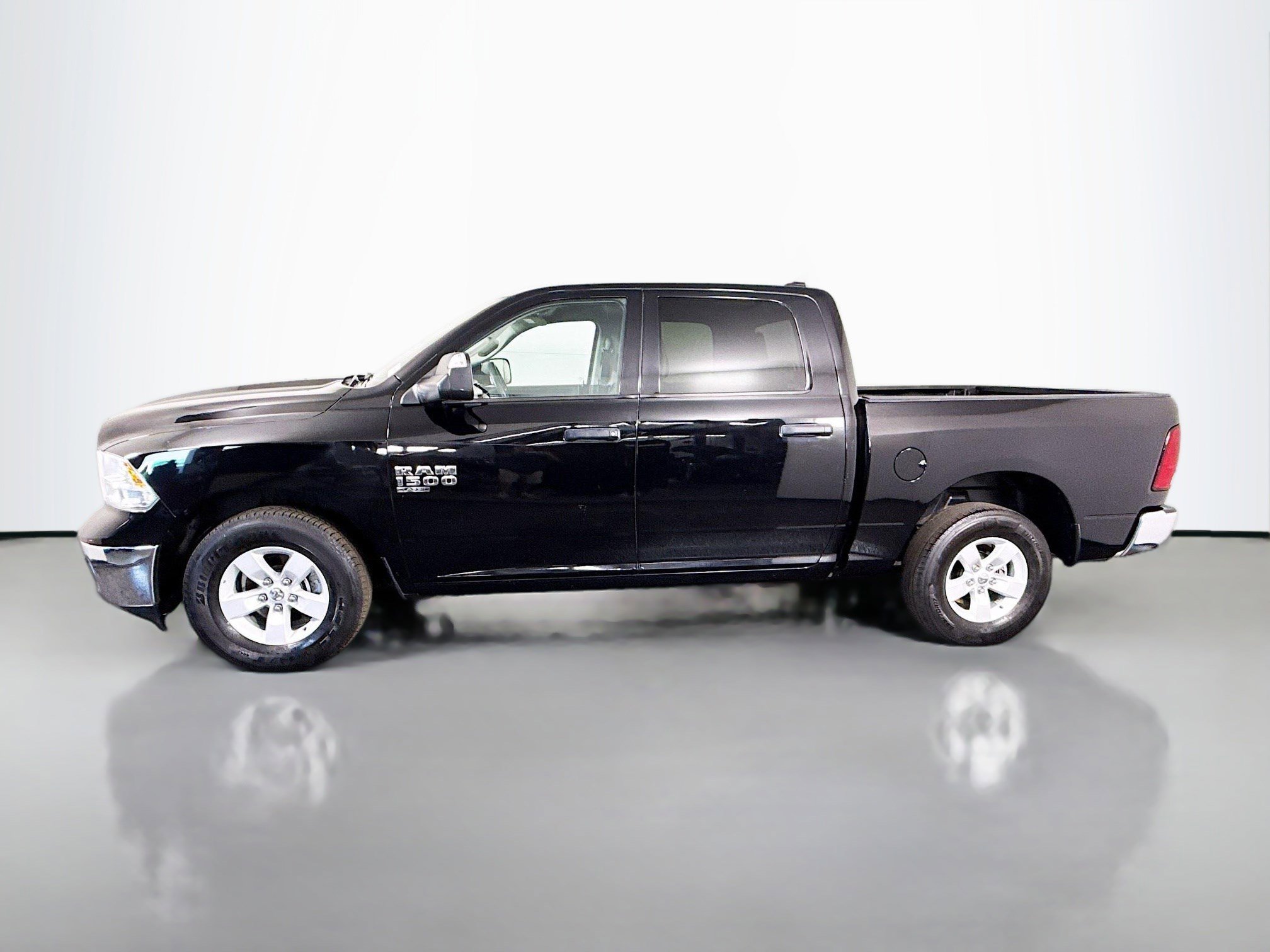 Used 2023 RAM 1500 Classic SLT w/ Trailer & Traction Group image 6