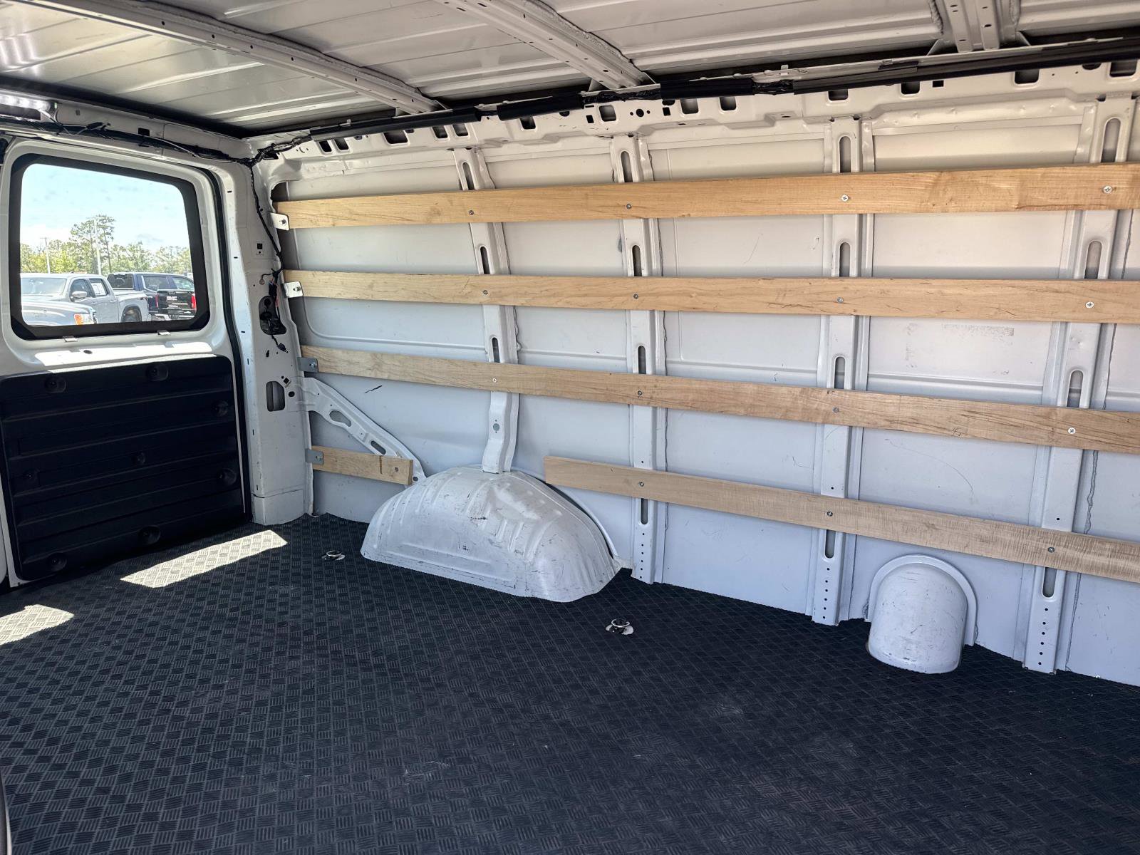 Used 2023 GMC Savana 2500 w/ Driver Convenience Package RWD image 17