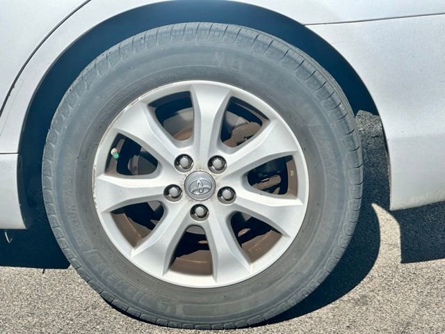 Used 2011 Toyota Camry LE w/ LE Extra-Value Pkg FWD image 4