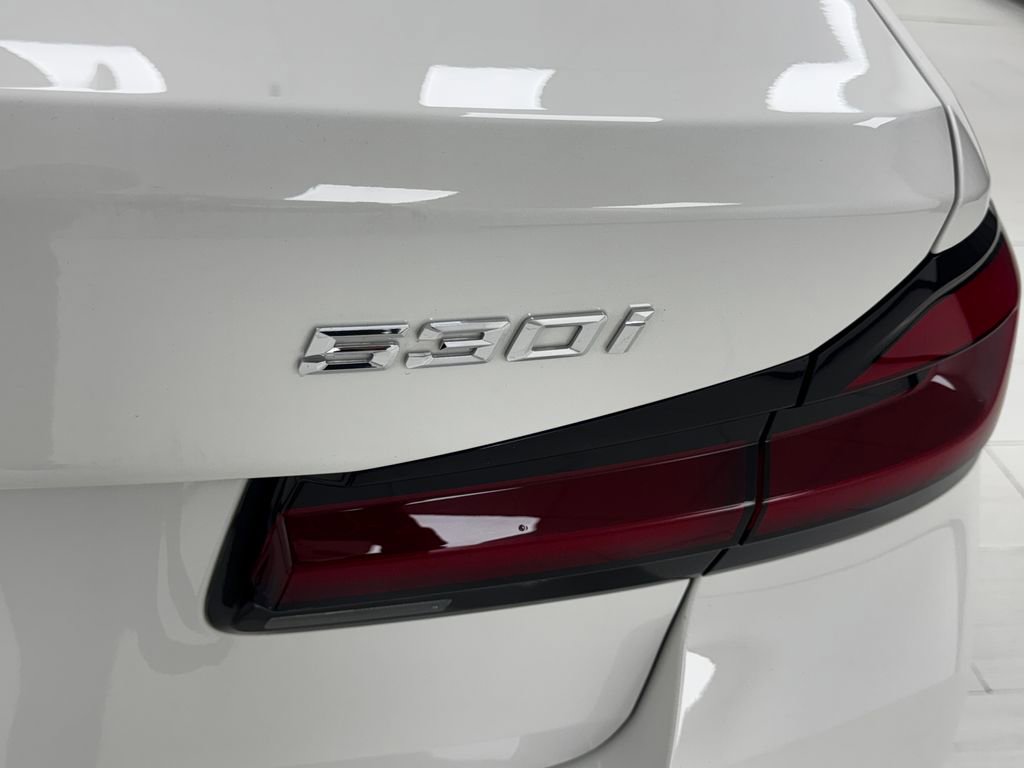 Used 2022 BMW 530i xDrive w/ M Sport Package image 44