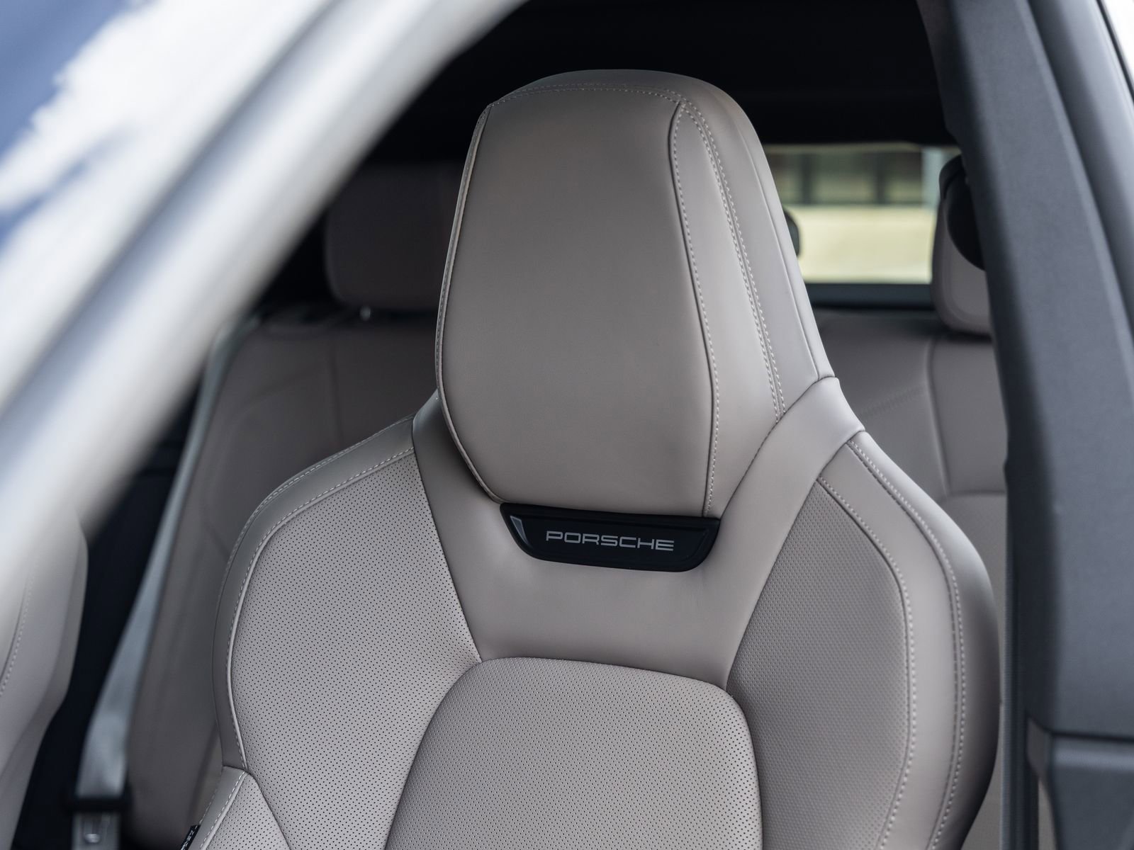 New 2026 Porsche Macan Electric RWD image 29