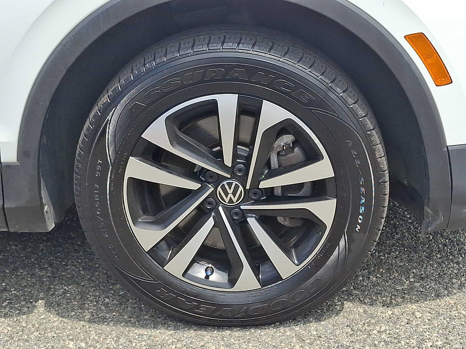 Used 2024 Volkswagen Tiguan S AWD/4WD image 8