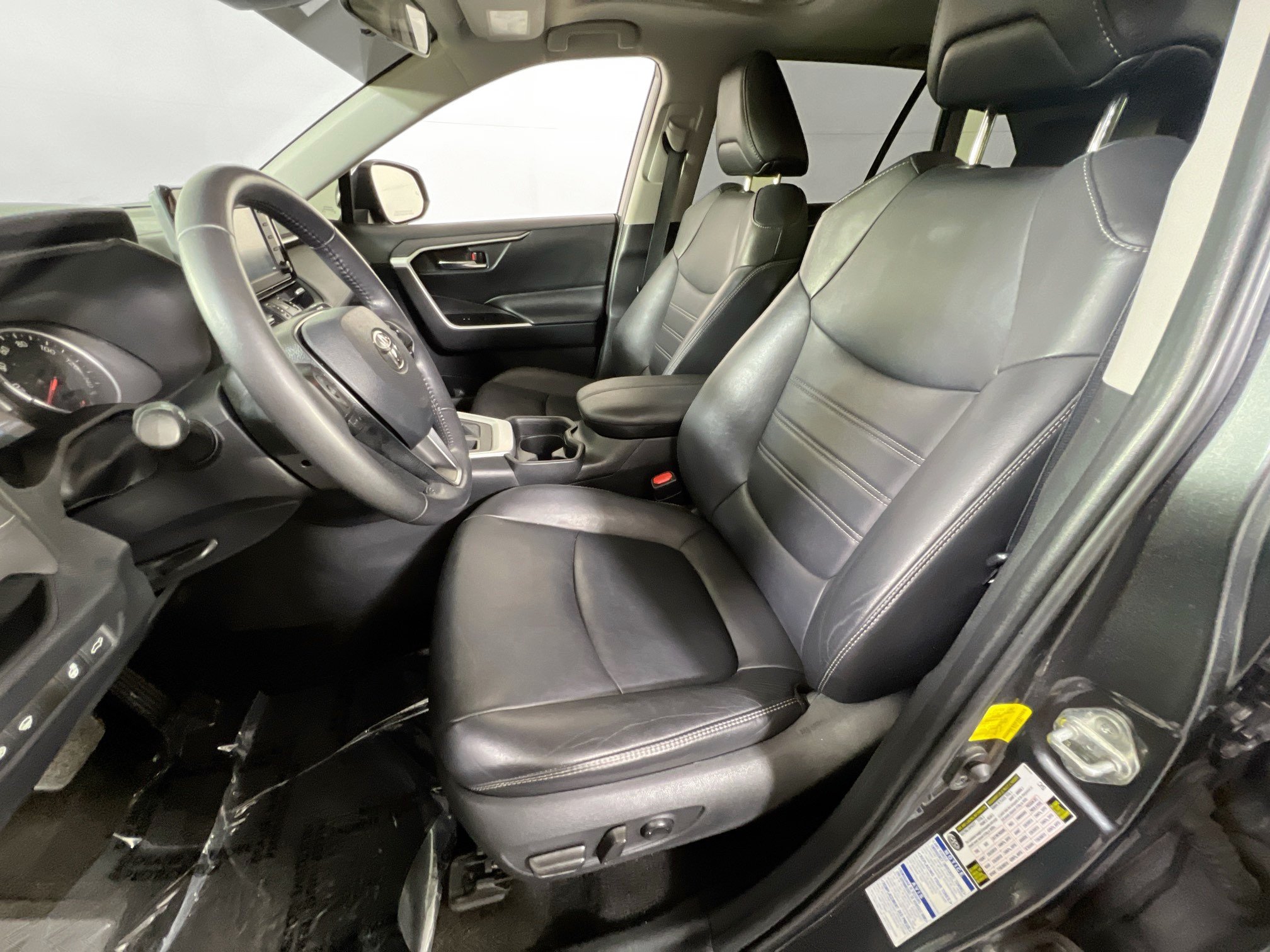 Used 2019 Toyota RAV4 XLE Premium w/ Cold Weather Package AWD/4WD image 20