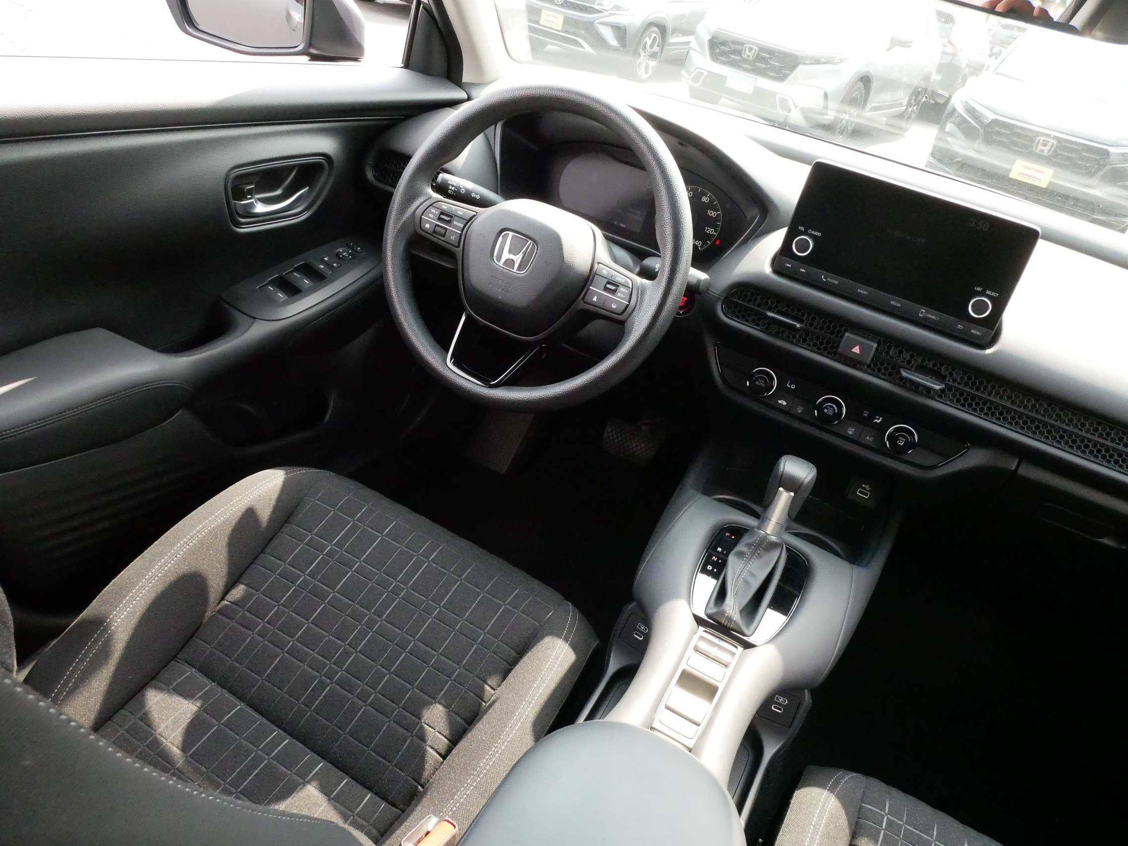 Used 2024 Honda HR-V LX image 9