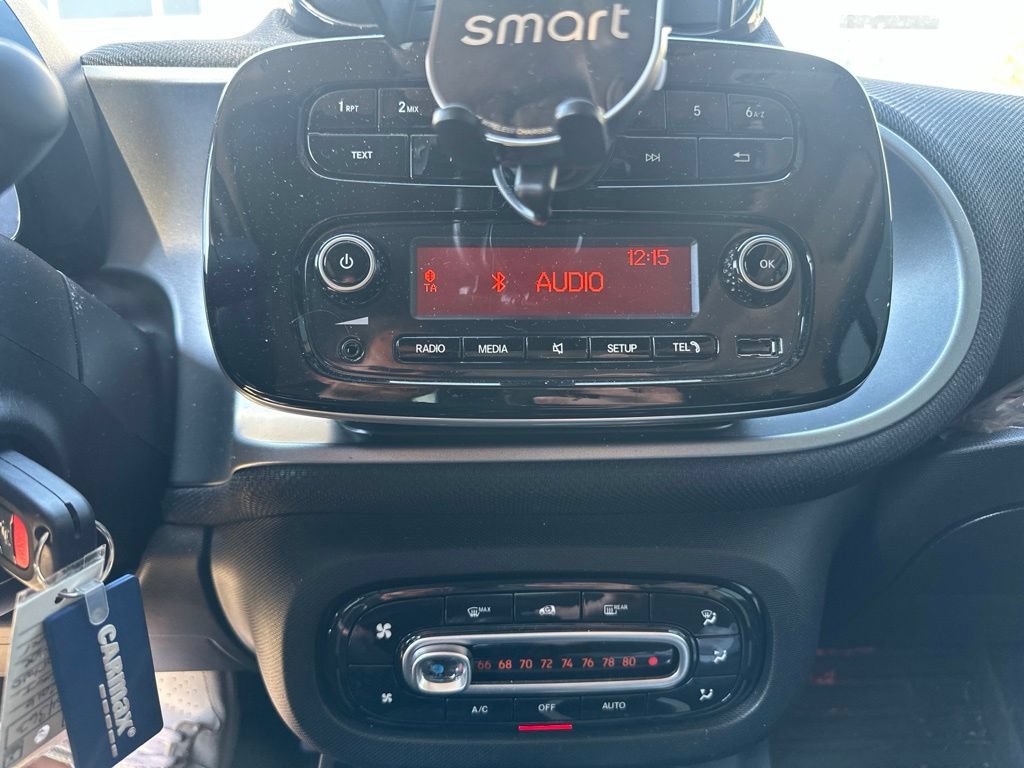 Used 2016 smart fortwo Prime RWD image 7