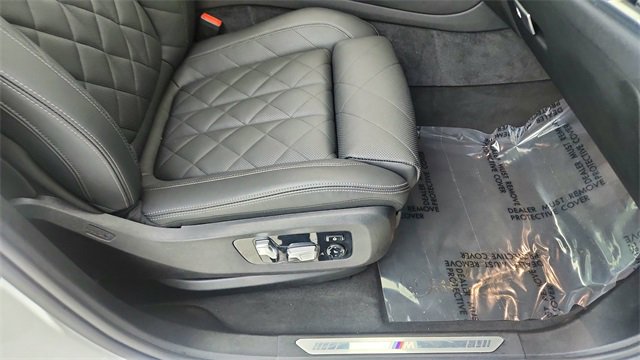 Used 2024 BMW X6 xDrive40i w/ Premium Package image 24