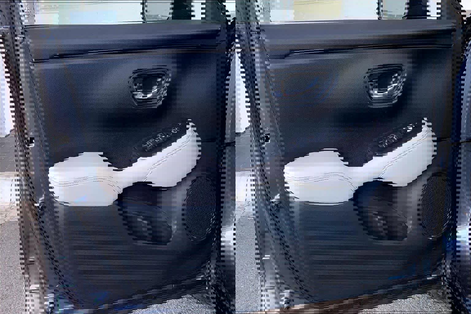 Used 2023 Honda HR-V EX-L image 22