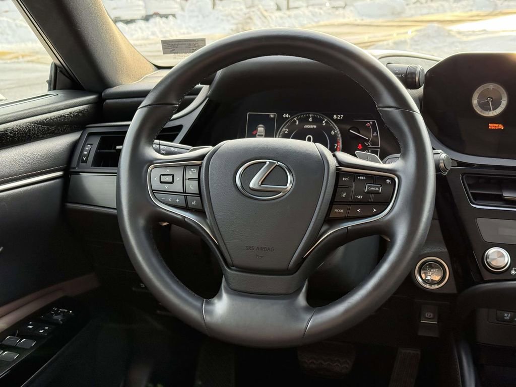 Used 2025 Lexus ES 350 Premium w/ Premium Package image 9
