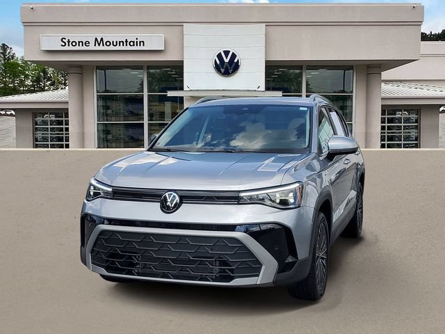 Certified 2025 Volkswagen Taos SE w/ Panoramic Sunroof Package FWD 360° Tour