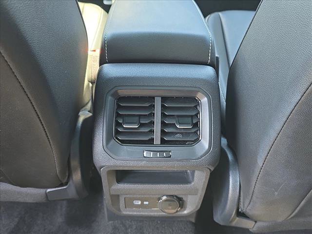 Used 2024 Volkswagen Tiguan SE R-Line AWD/4WD image 17