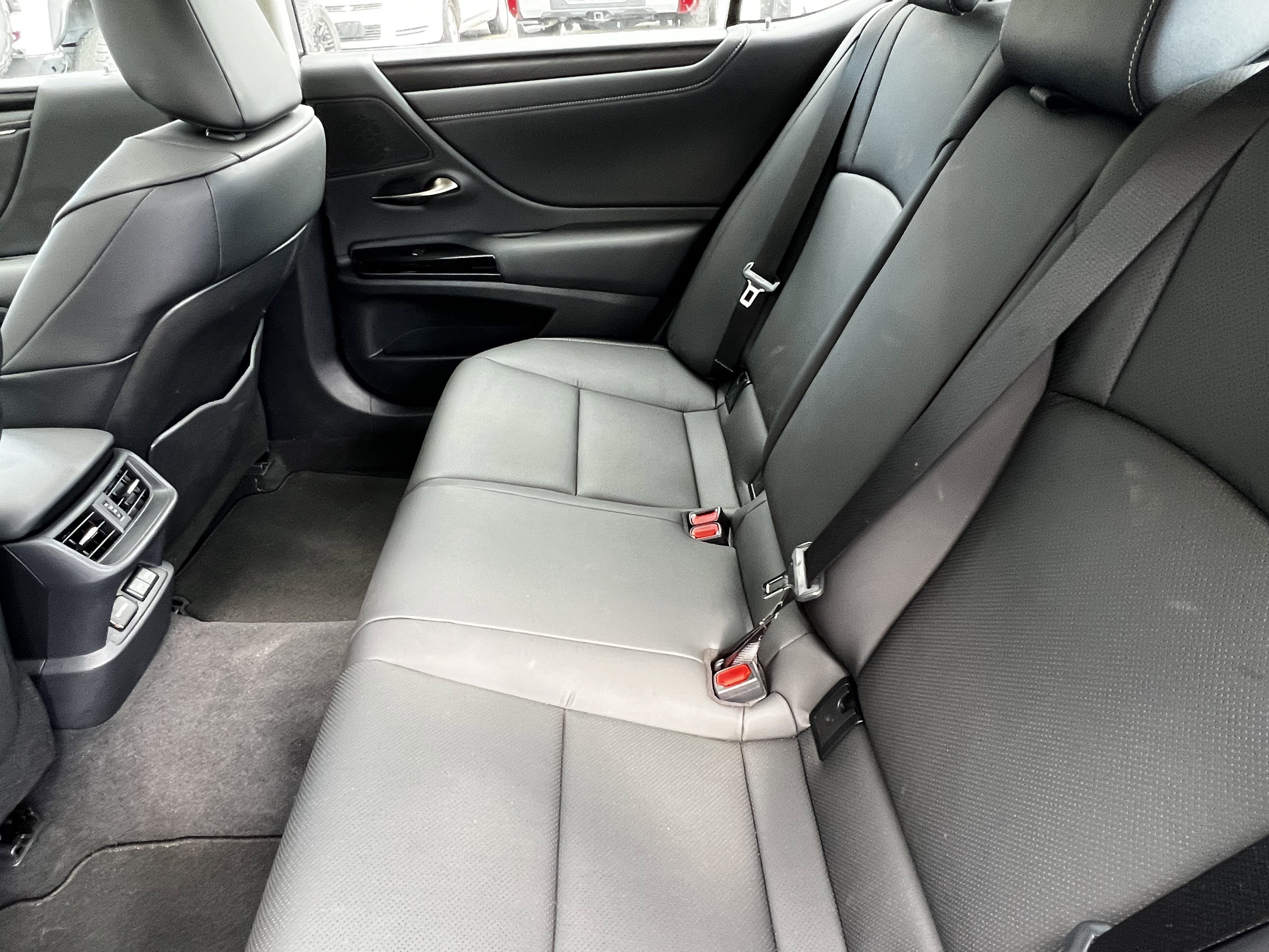 Certified 2025 Lexus ES 350 w/ Premium Package image 32