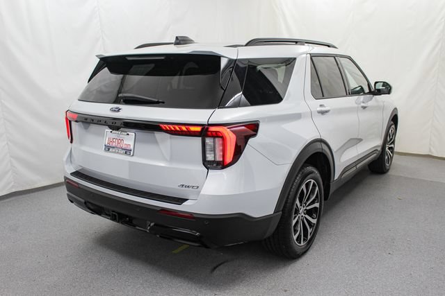 Certified 2026 Ford Explorer ST-Line AWD/4WD image 7