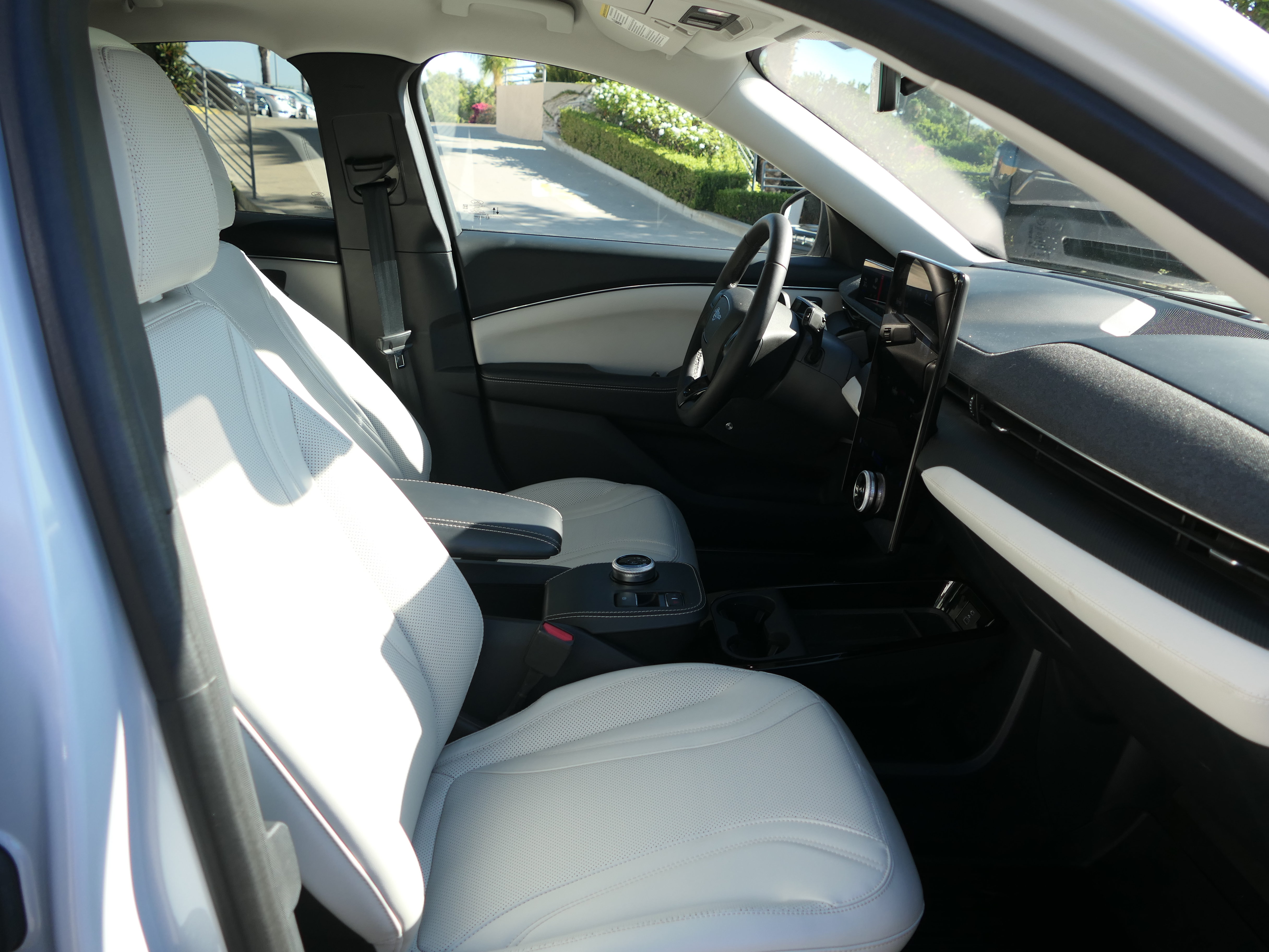 Used 2021 Ford Mustang Mach-E Premium AWD/4WD image 26