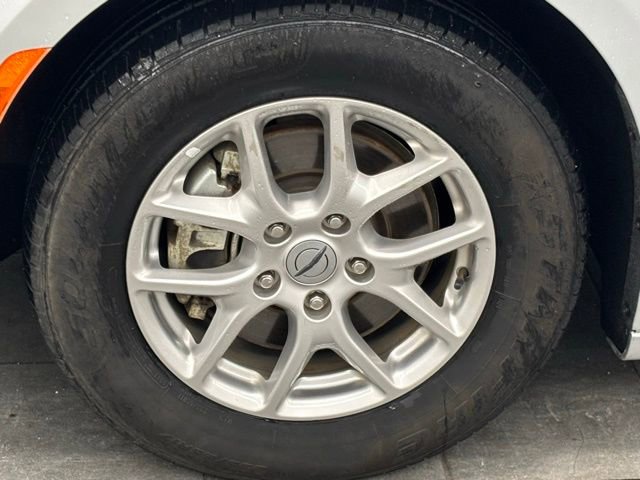 Used 2024 Chrysler Pacifica Touring-L image 6