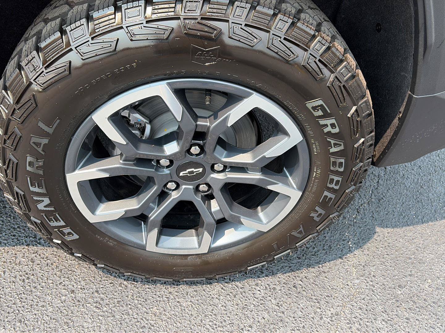 New 2027 Chevrolet Equinox ACTIV w/ Safety and Technology Package AWD/4WD image 40