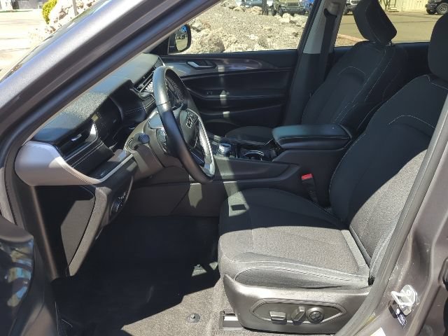 Used 2021 Jeep Grand Cherokee L Laredo w/ Luxury Tech Group I AWD/4WD image 16