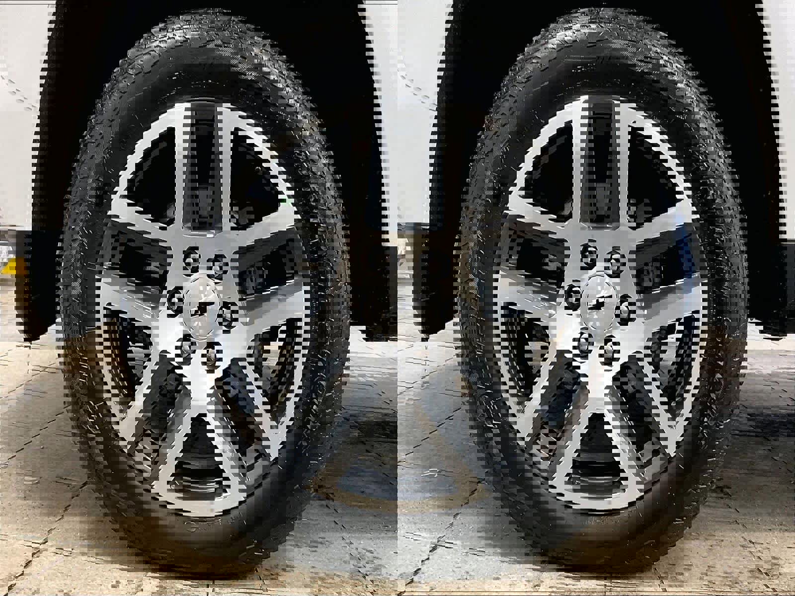 Used 2024 Chevrolet Colorado Z71 w/ Z71 Convenience Package 2 image 7