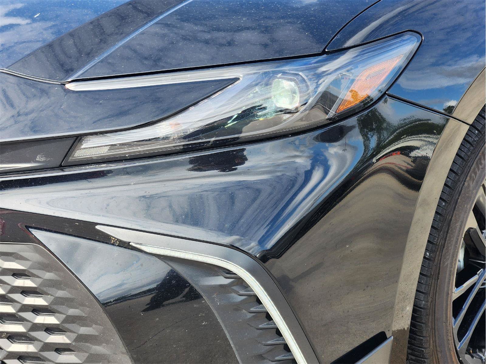 Used 2025 Toyota Camry SE w/ Convenience Package FWD image 8