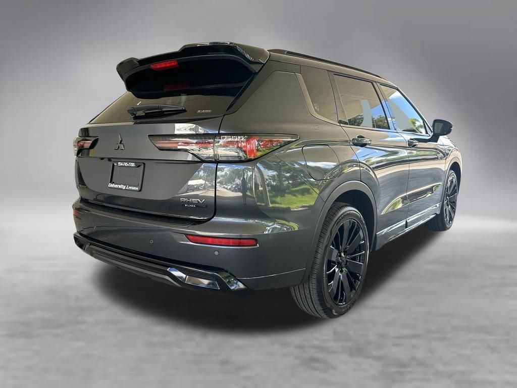 New 2026 Mitsubishi Outlander 4WD Plug-In Hybrid image 3