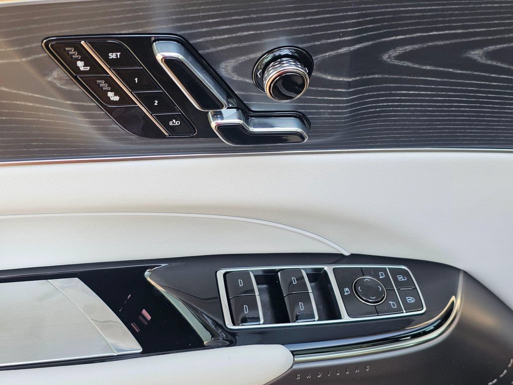 New 2026 Cadillac Lyriq Luxury AWD/4WD image 22