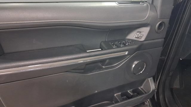Used 2024 Ford Expedition XLT AWD/4WD image 27