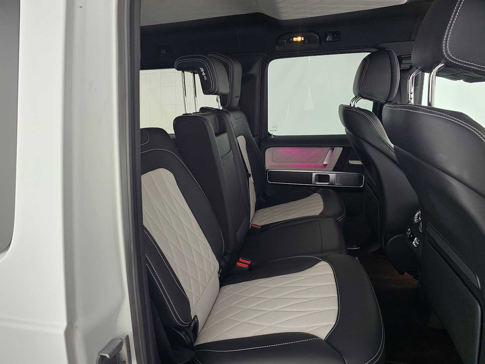 Used 2024 Mercedes-Benz G 550 image 12