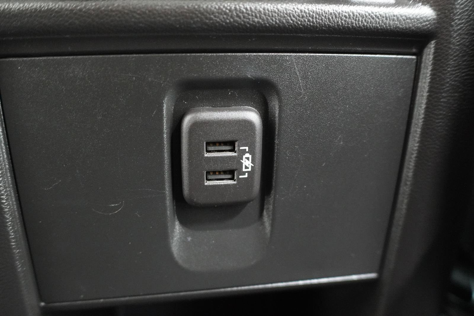 Used 2021 Chevrolet Traverse LS FWD image 34