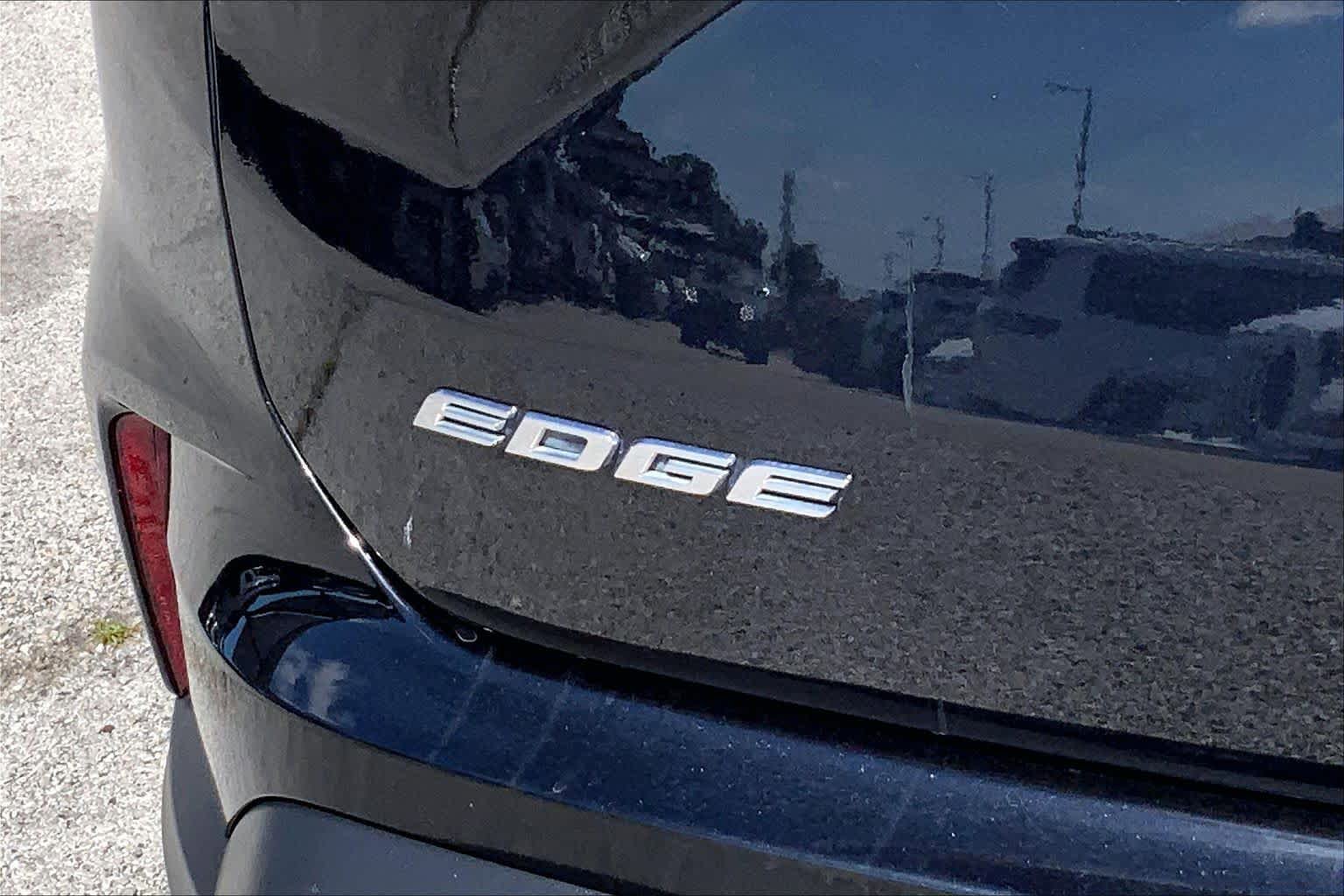 Used 2019 Ford Edge SEL w/ Equipment Group 201A FWD image 28