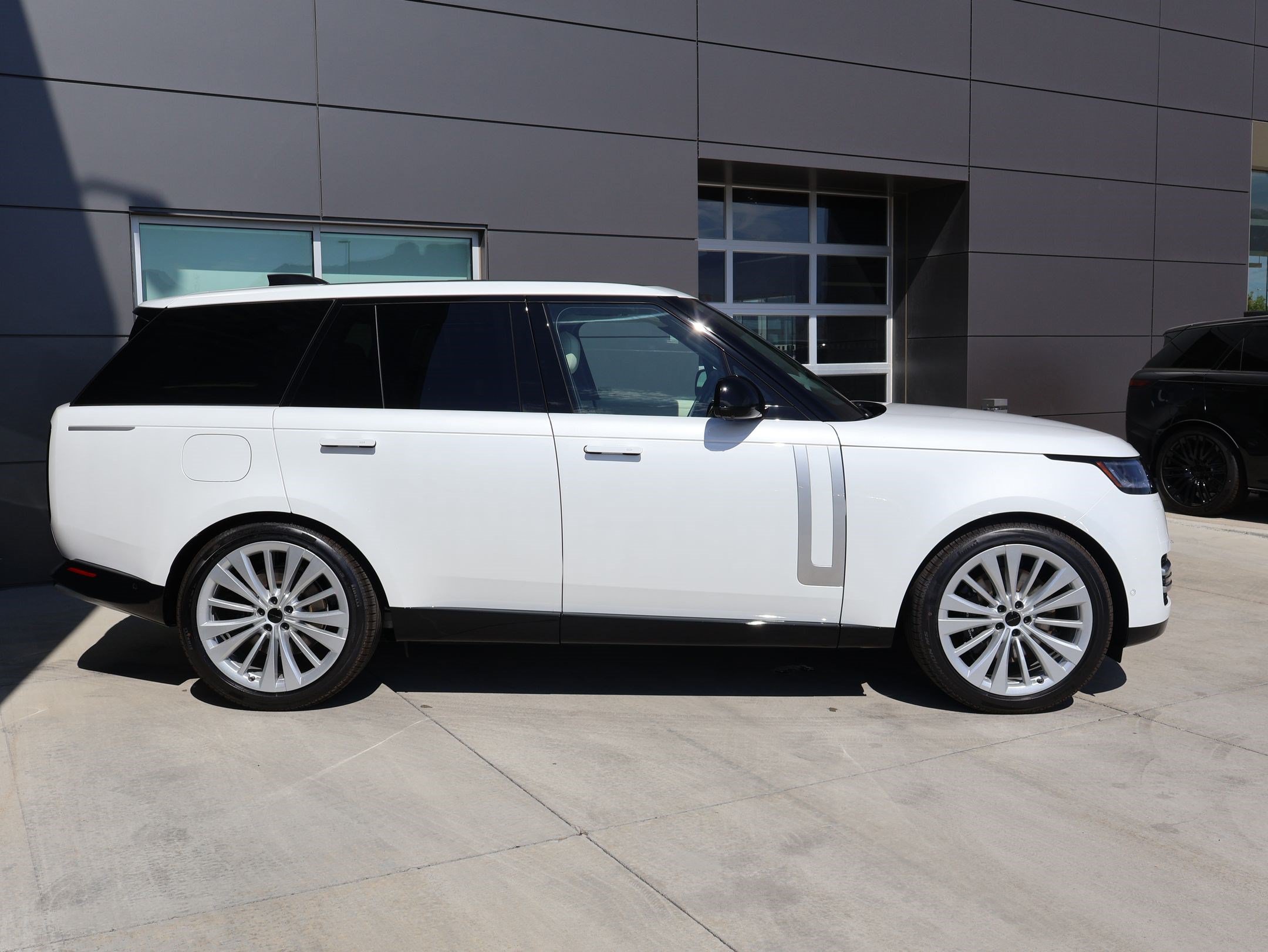 New 2026 Land Rover Range Rover Autobiography AWD/4WD image 4
