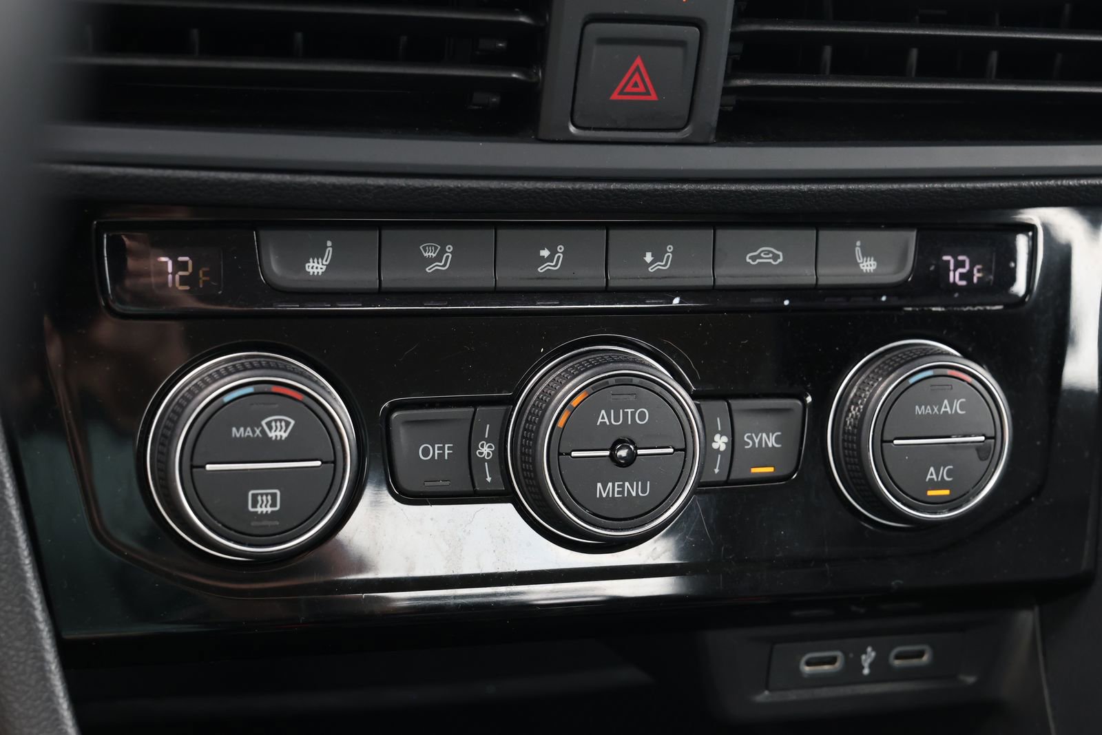 Used 2024 Volkswagen Jetta SE FWD image 22