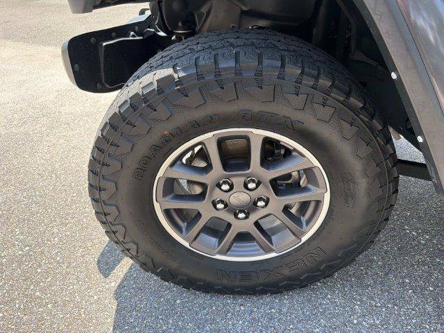 Used 2021 Jeep Gladiator Overland w/ Popular Equipment Package AWD/4WD image 17