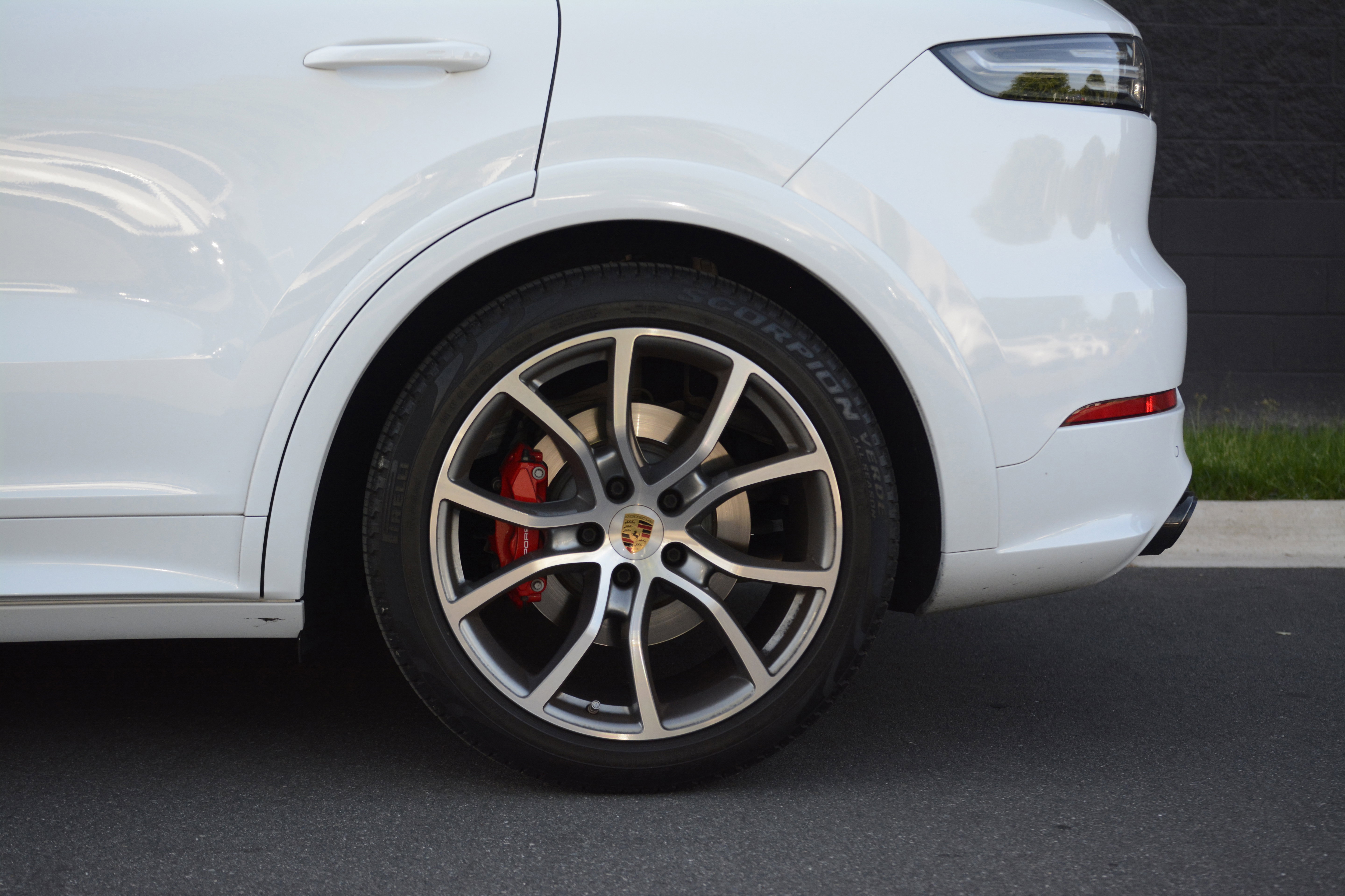 Certified 2022 Porsche Cayenne GTS AWD/4WD image 39