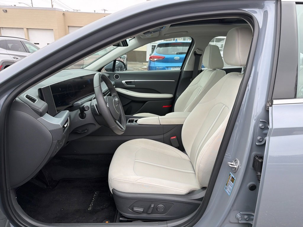 Certified 2024 Hyundai Sonata SEL w/ Convenience Package image 13