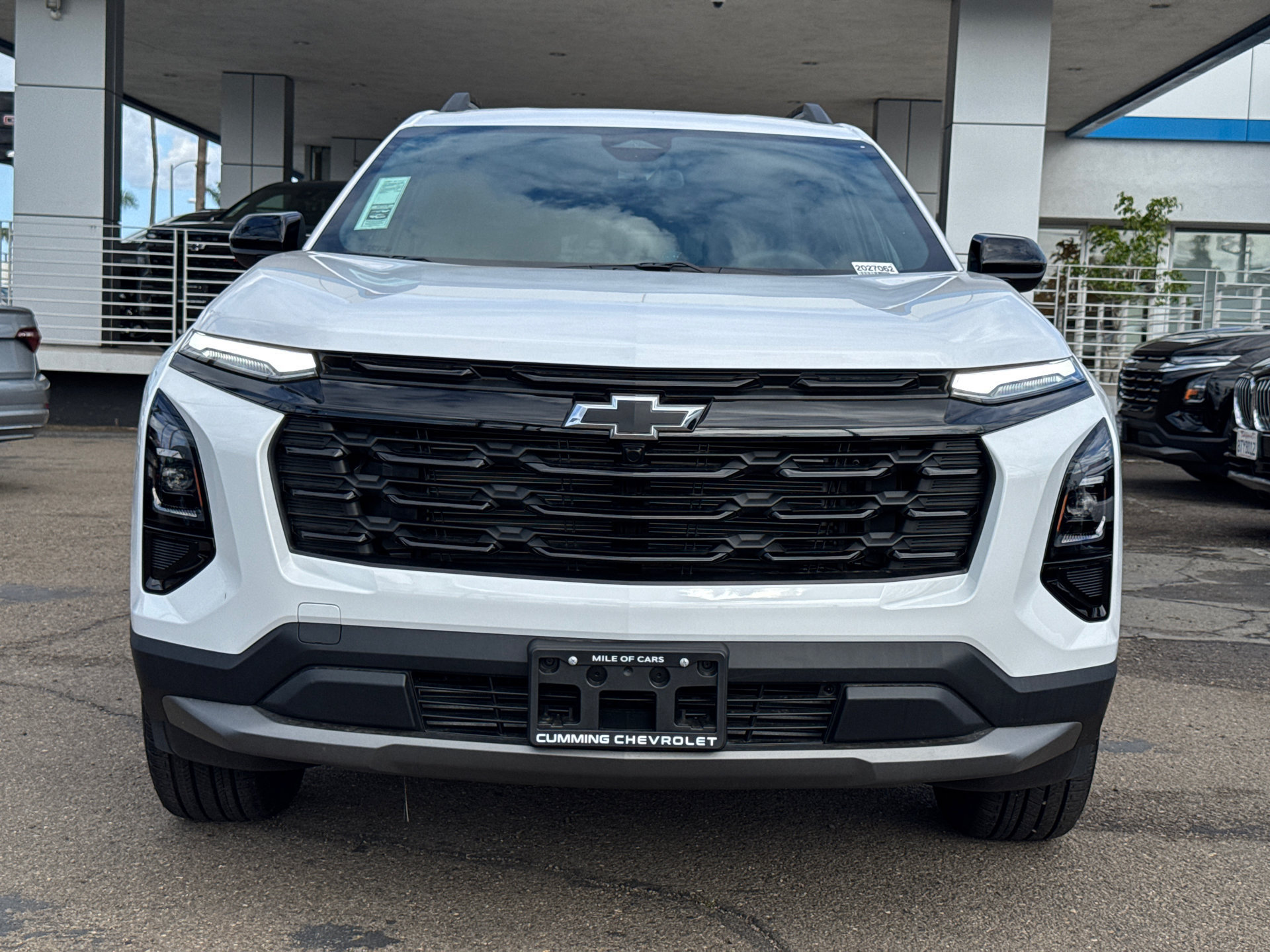 New 2027 Chevrolet Equinox LT w/ Convenience Package II FWD image 4