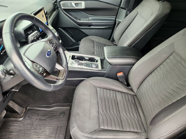 Used 2020 Ford Explorer XLT w/ Comfort Package AWD/4WD image 14