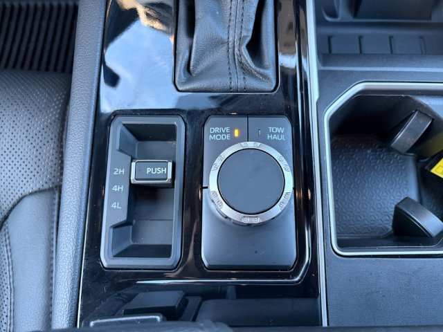 Used 2025 Toyota Tundra Limited AWD/4WD image 22