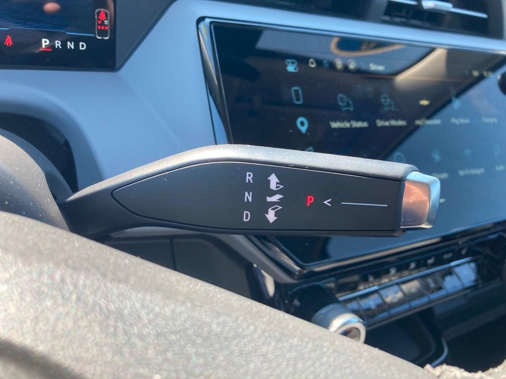 Used 2027 Chevrolet Bolt LT w/ Comfort Package FWD image 8