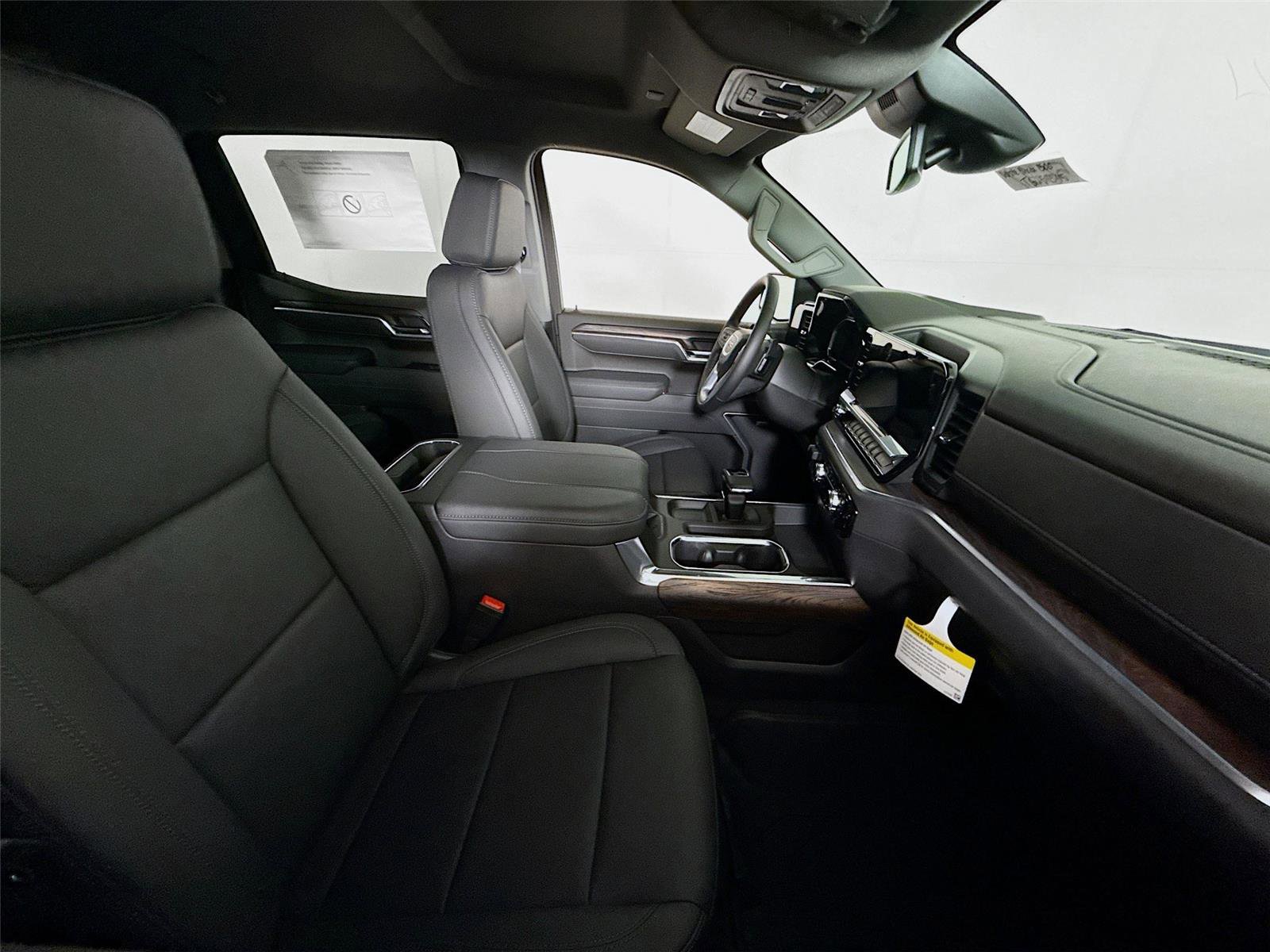 New 2026 GMC Sierra 1500 SLT image 23