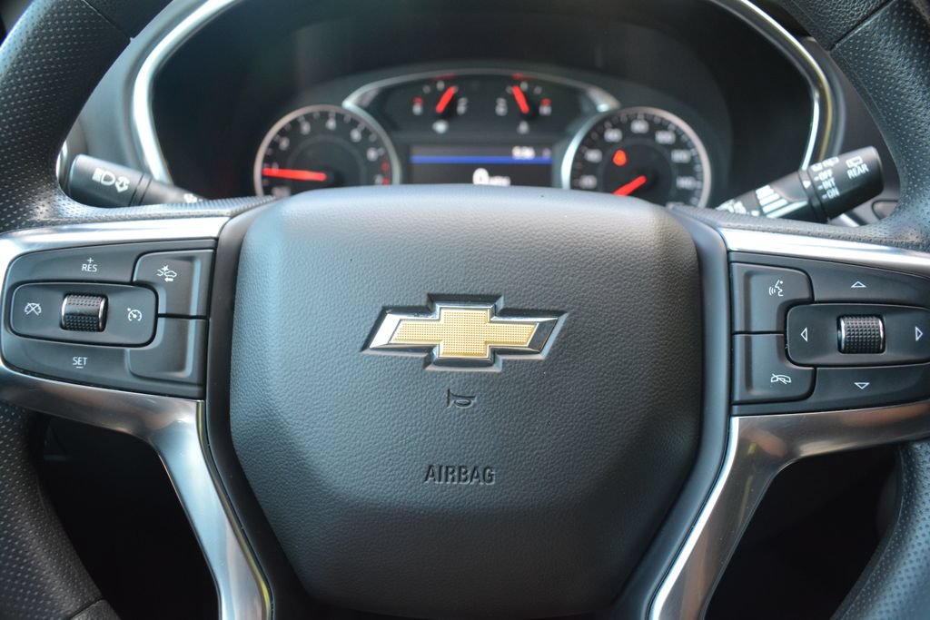 Used 2025 Chevrolet Blazer LT FWD image 11