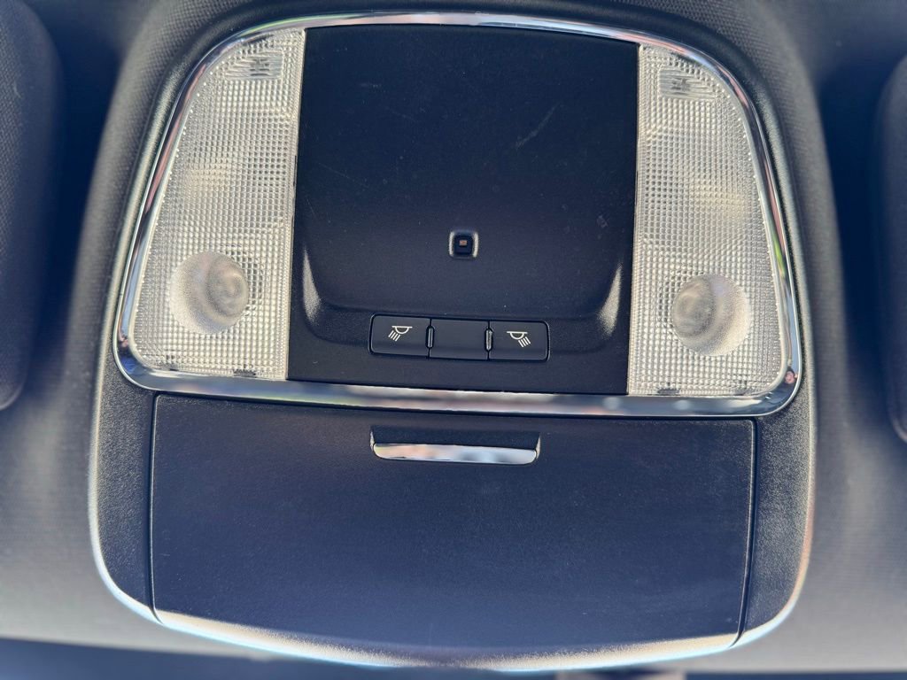 Used 2020 Jeep Grand Cherokee Laredo image 25