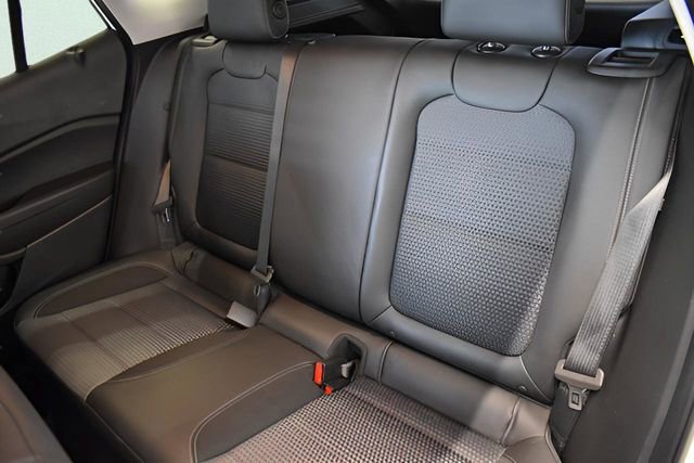 Used 2025 Chevrolet Trax LT image 7