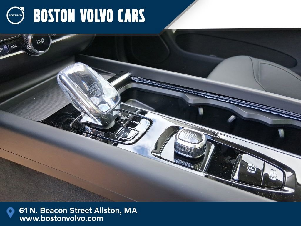 New 2026 Volvo XC60 B5 Plus w/ Protection Package Premier AWD/4WD image 8