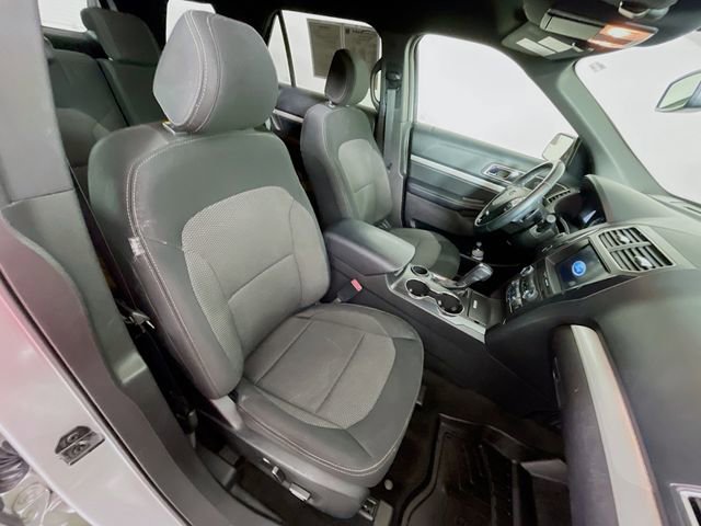 Used 2017 Ford Explorer XLT w/ Equipment Group 201A image 27