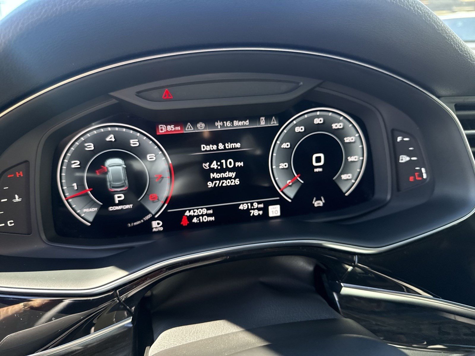 Used 2025 Audi Q8 Premium Plus AWD/4WD image 16