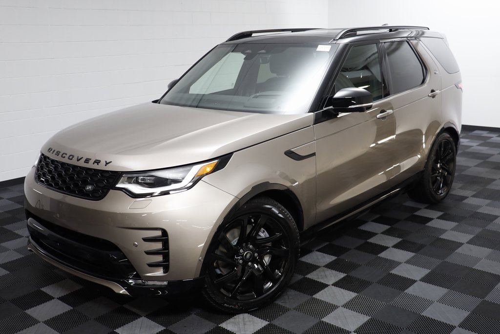 New 2025 Land Rover Discovery Dynamic SE image 3