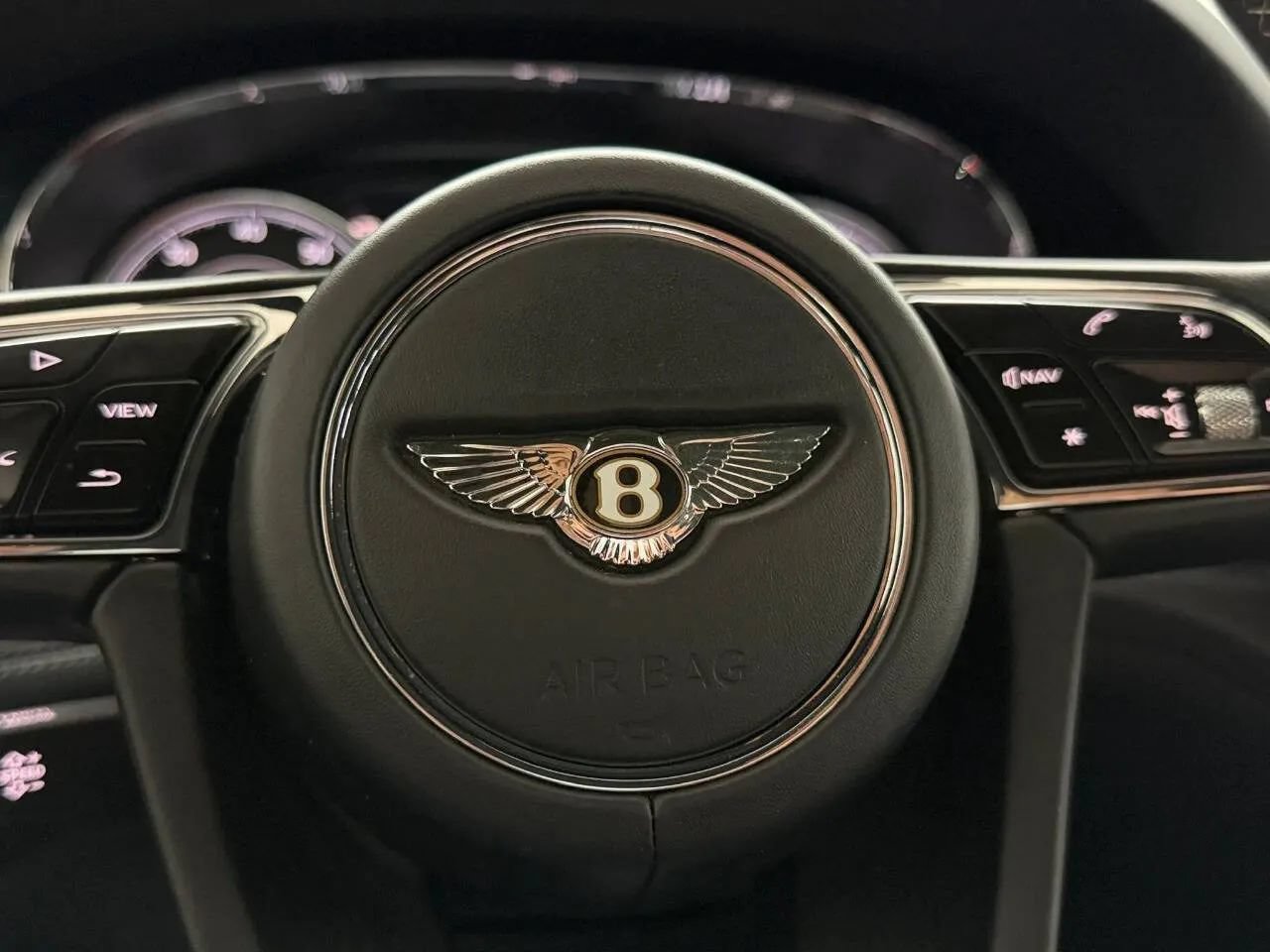 Used 2019 Bentley Bentayga AWD/4WD image 20