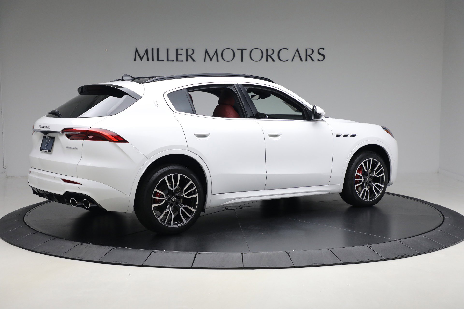 New 2025 Maserati Grecale GT image 7