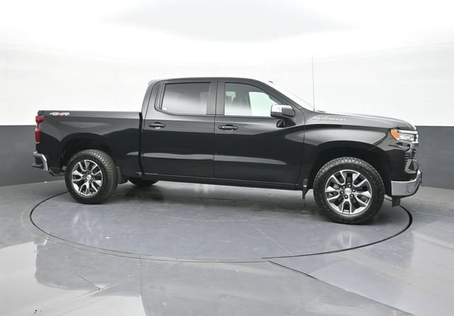 Used 2023 Chevrolet Silverado 1500 LT AWD/4WD image 17